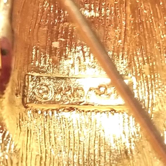 Vintage Monet Crystal Frog Brooch - Picture 4 of 7